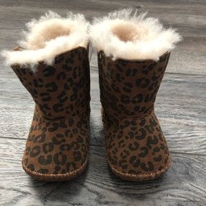 UGG toddler Cassie leopard boots